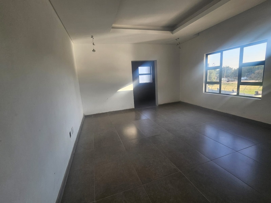 7 Bedroom Property for Sale in Melodie North West